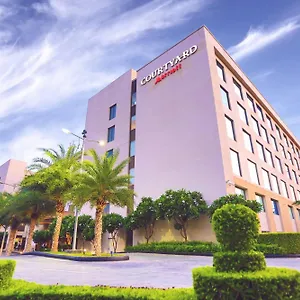 5* Отель Courtyard By Marriott Agra