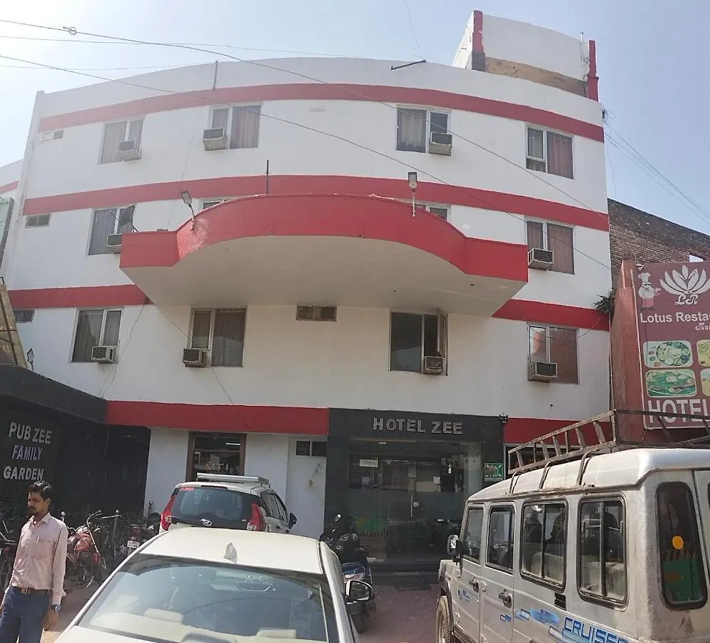 Hotel Zee Агра