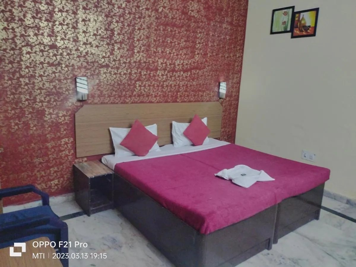 Hotel Zee Агра 5*,